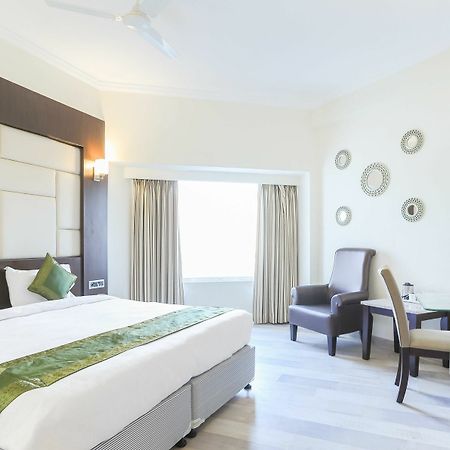 Treebo Trend Wood Bridge Hotell Hyderabad Eksteriør bilde