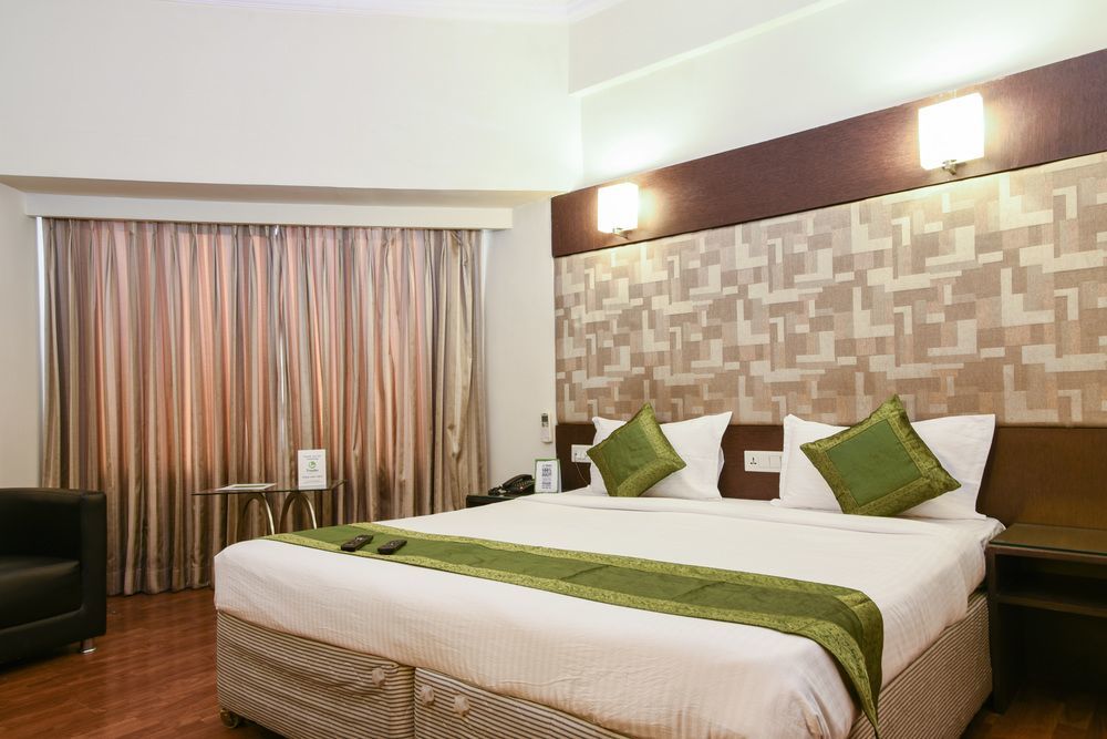 Treebo Trend Wood Bridge Hotell Hyderabad Eksteriør bilde