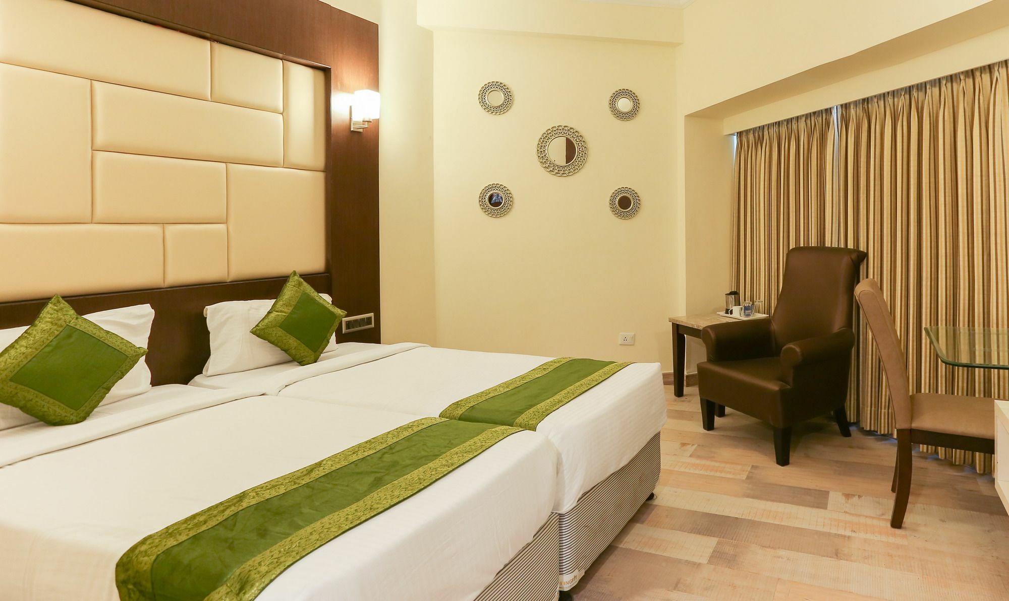 Treebo Trend Wood Bridge Hotell Hyderabad Eksteriør bilde