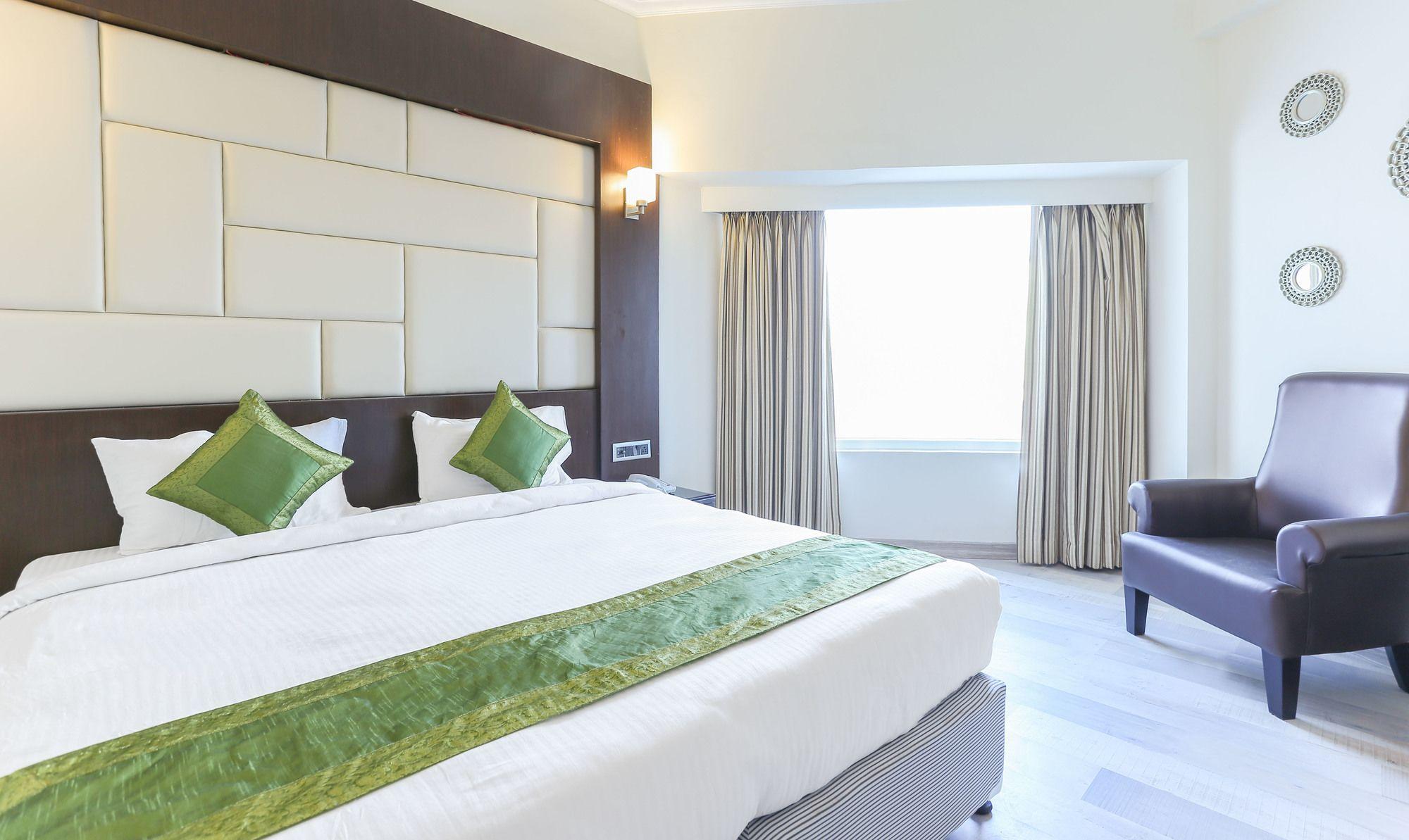 Treebo Trend Wood Bridge Hotell Hyderabad Eksteriør bilde