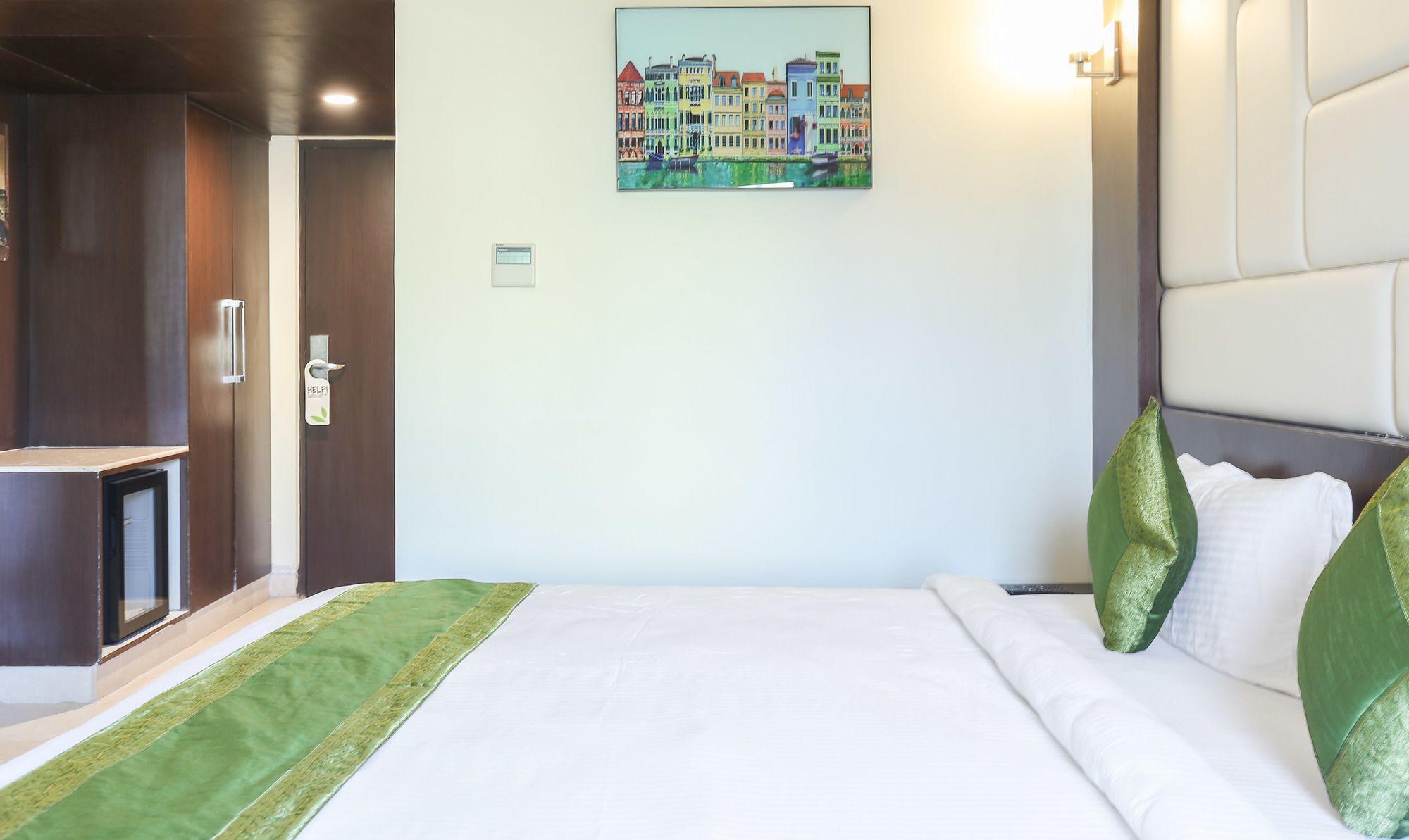 Treebo Trend Wood Bridge Hotell Hyderabad Eksteriør bilde