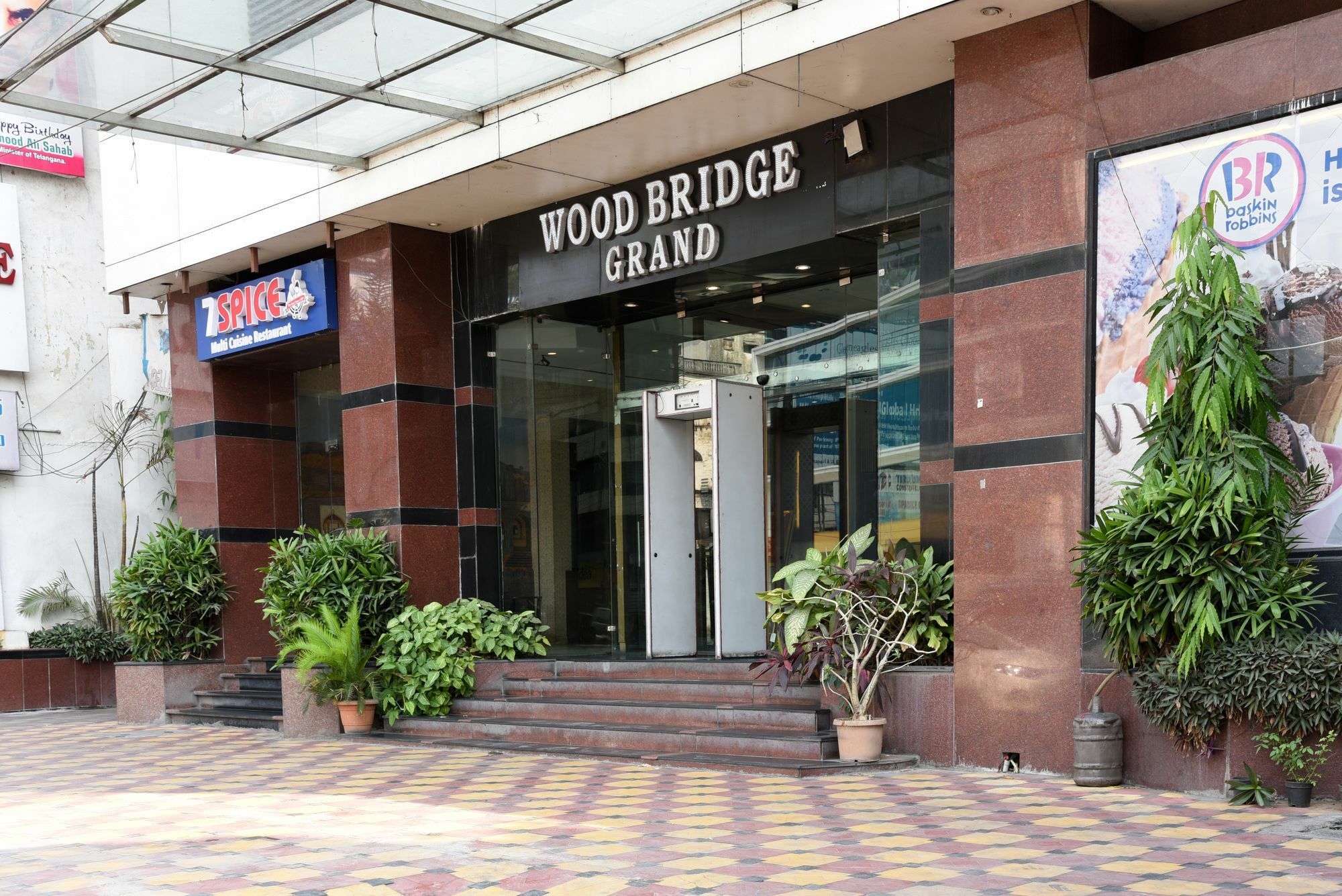 Treebo Trend Wood Bridge Hotell Hyderabad Eksteriør bilde