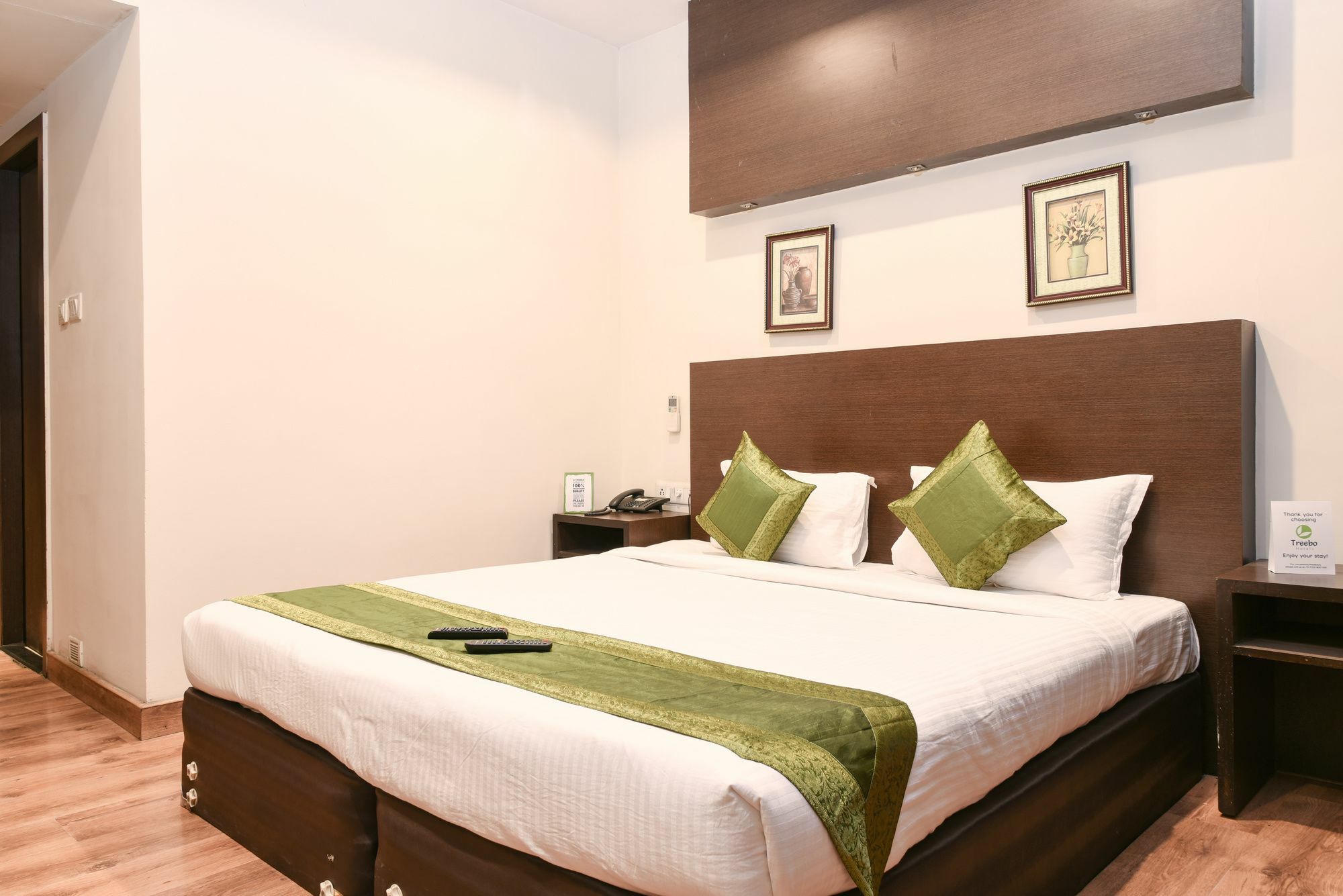 Treebo Trend Wood Bridge Hotell Hyderabad Eksteriør bilde