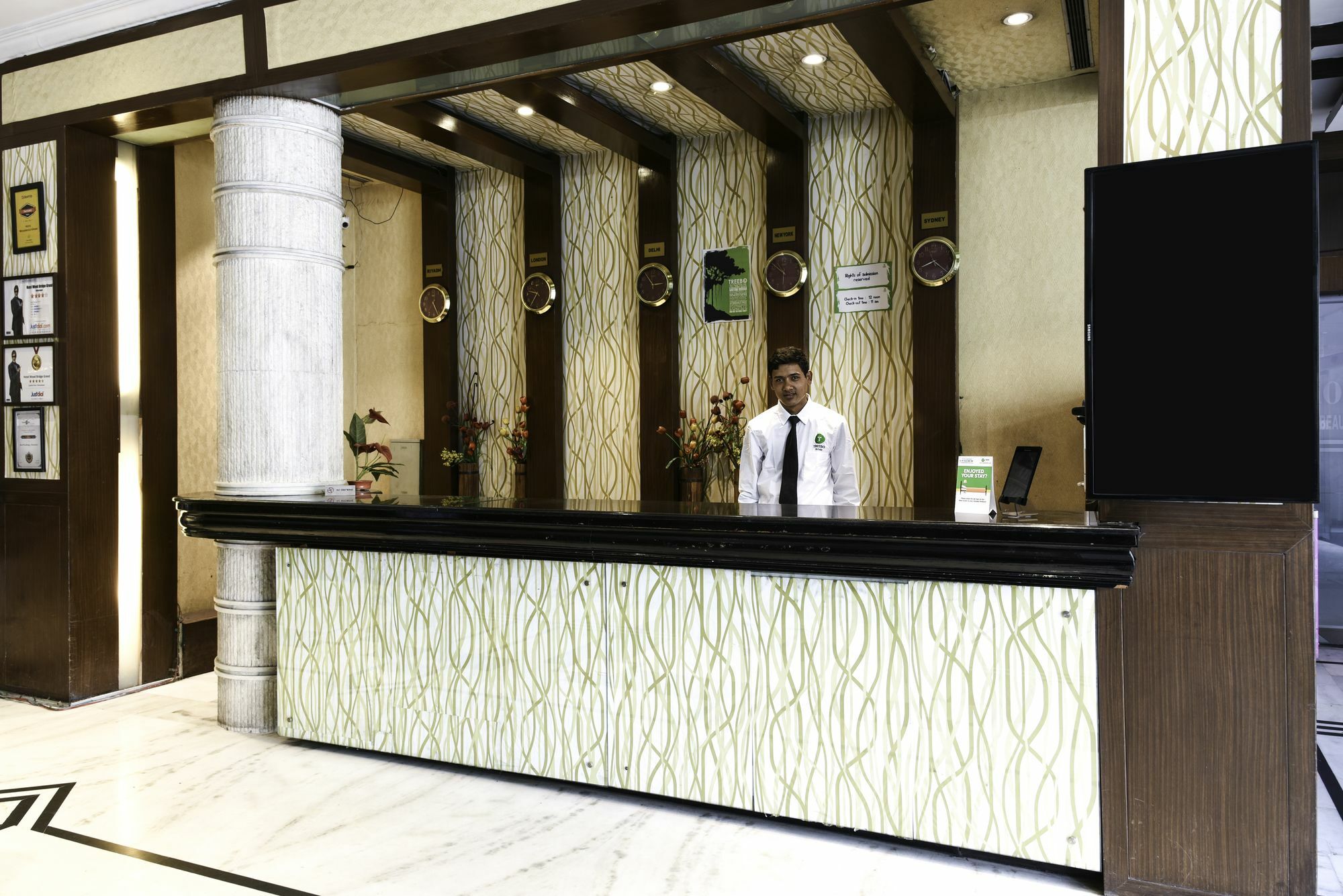Treebo Trend Wood Bridge Hotell Hyderabad Eksteriør bilde