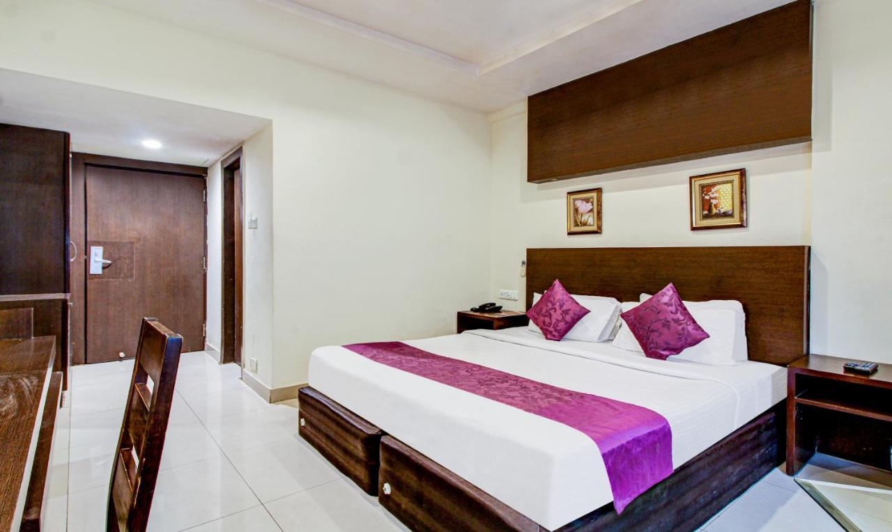 Treebo Trend Wood Bridge Hotell Hyderabad Eksteriør bilde