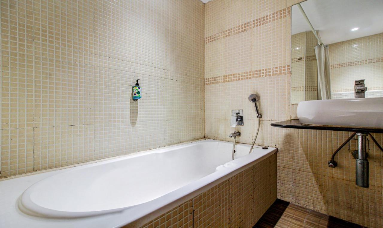 Treebo Trend Wood Bridge Hotell Hyderabad Eksteriør bilde