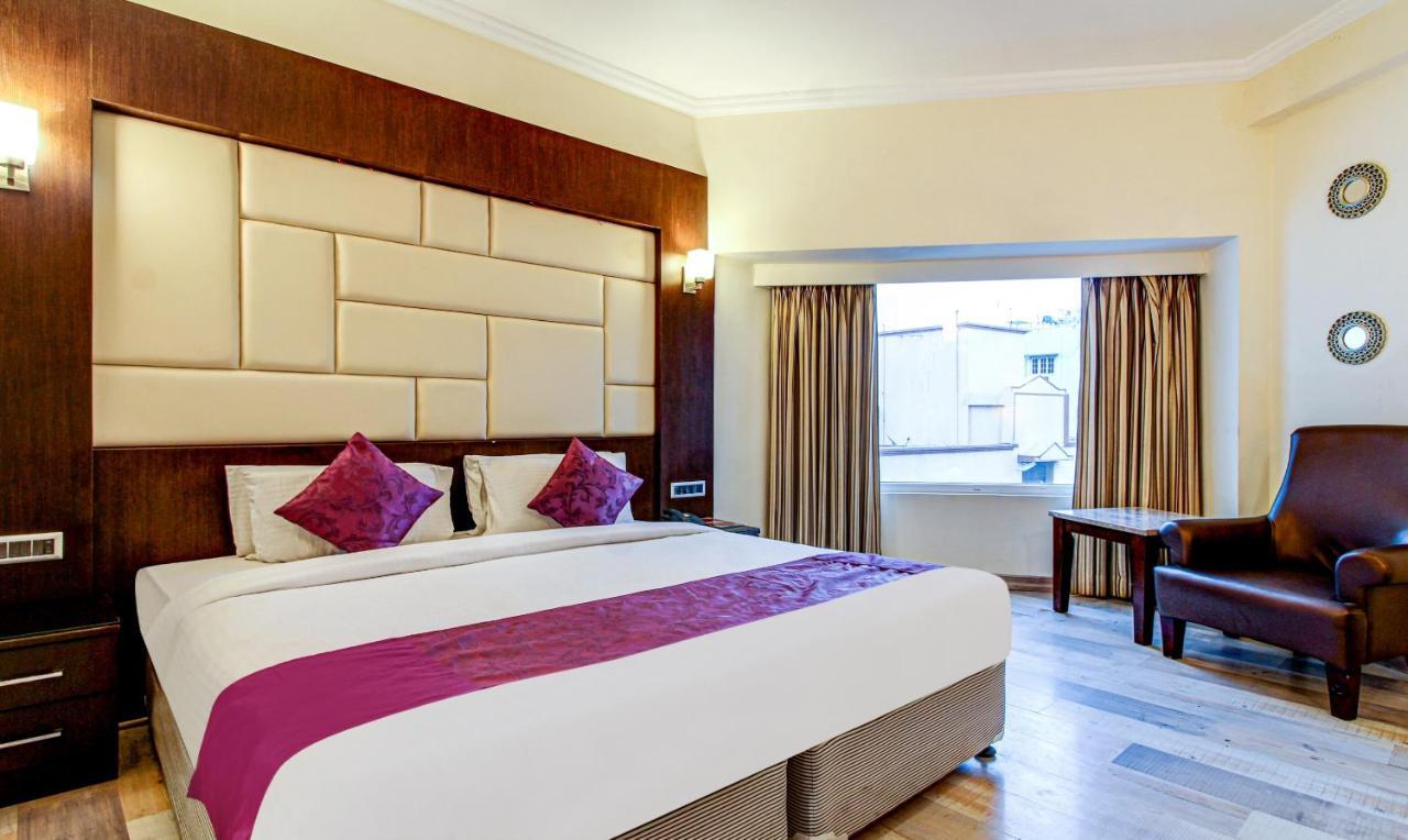 Treebo Trend Wood Bridge Hotell Hyderabad Eksteriør bilde